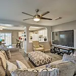 Dog-Friendly Texas Retreat With Hot Tub, Patio And Bar