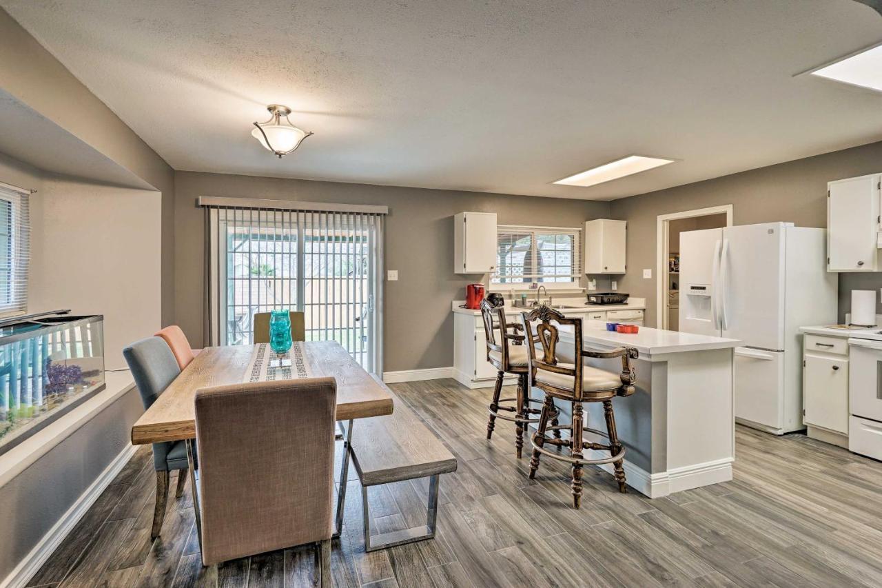 Dog-friendly Texas Retreat With Hot Tub, Patio And Bar Hébergement de vacances