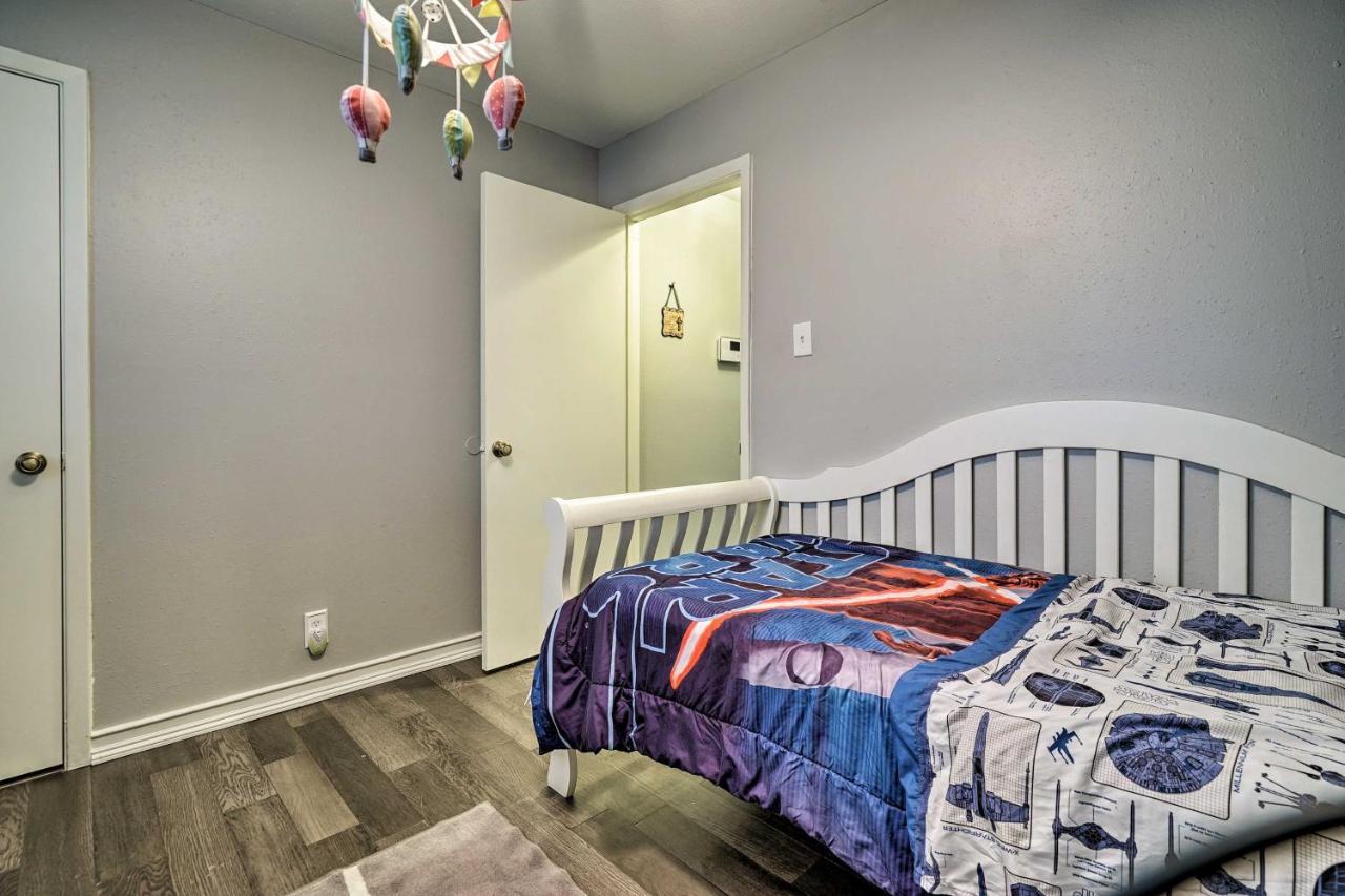Dog-friendly Texas Retreat With Hot Tub, Patio And Bar San Antonio