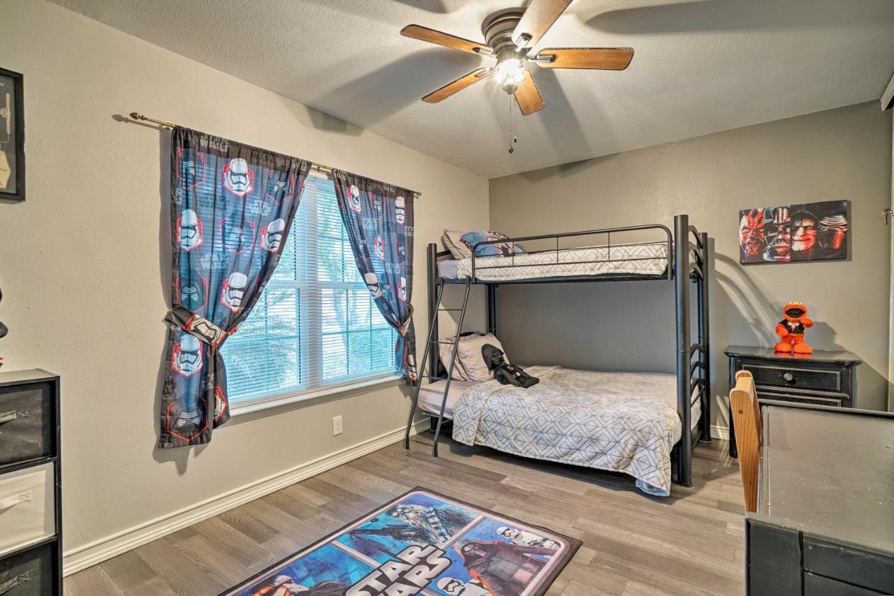 Dog-friendly Texas Retreat With Hot Tub, Patio And Bar San Antonio
