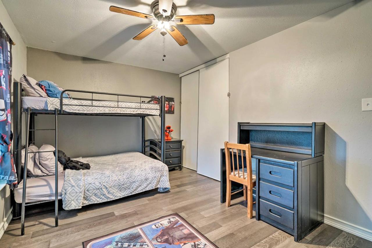 Dog-friendly Texas Retreat With Hot Tub, Patio And Bar