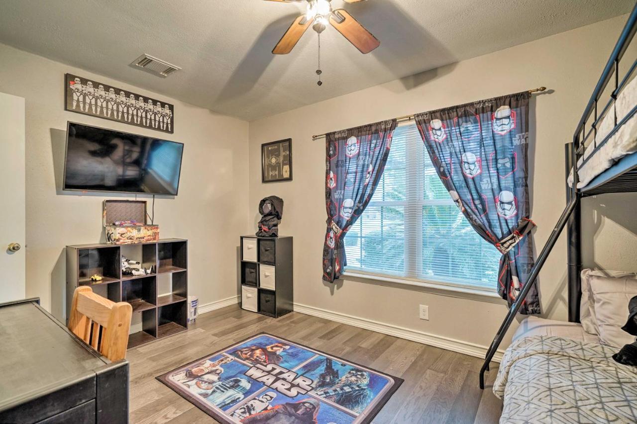 Dog-friendly Texas Retreat With Hot Tub, Patio And Bar San Antonio