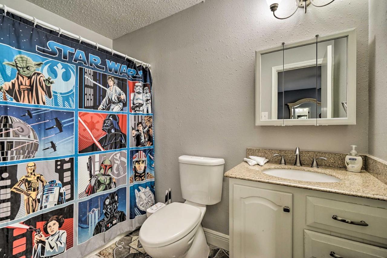 Dog-friendly Texas Retreat With Hot Tub, Patio And Bar